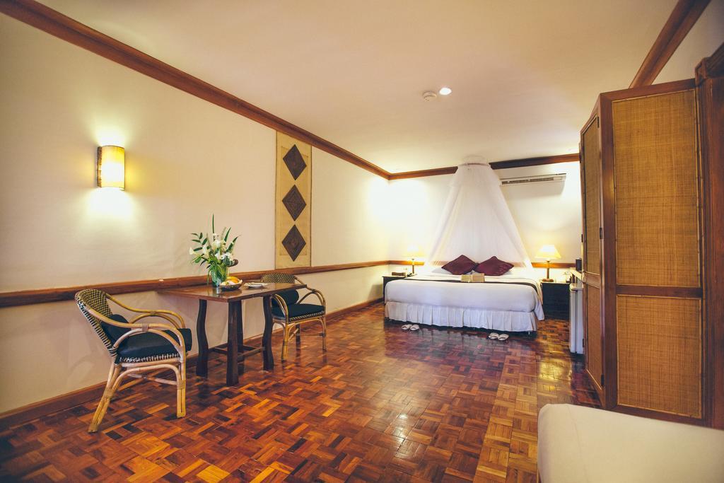 Fridays Boracay Beach Resort Balabag  Экстерьер фото